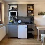 Einzelzimmer Am Homboller Hof Mit Gemeinschaftsraum Accommodatie bij particulieren Duchtlingen