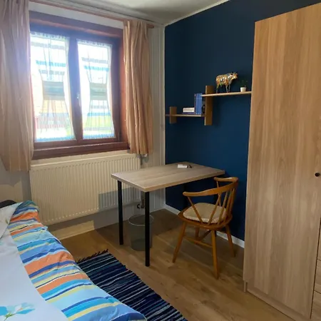 Einzelzimmer Am Homboller Hof Mit Gemeinschaftsraum Accommodatie bij particulieren Duchtlingen