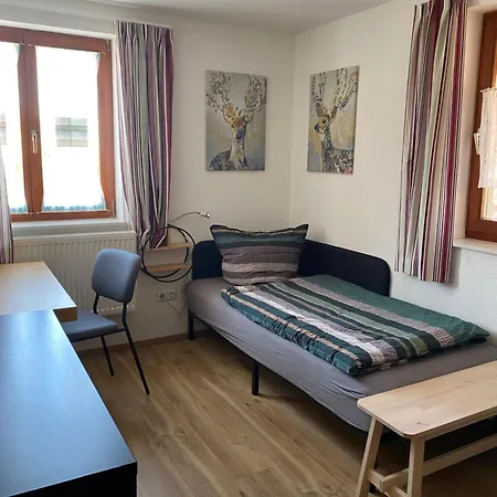 Einzelzimmer Am Homboller Hof Mit Gemeinschaftsraum