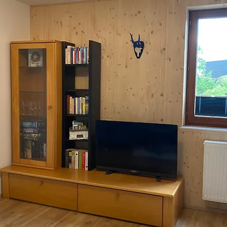 Einzelzimmer Am Homboller Hof Mit Gemeinschaftsraum Accommodatie bij particulieren