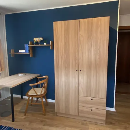 Einzelzimmer Am Homboller Hof Mit Gemeinschaftsraum * Duchtlingen